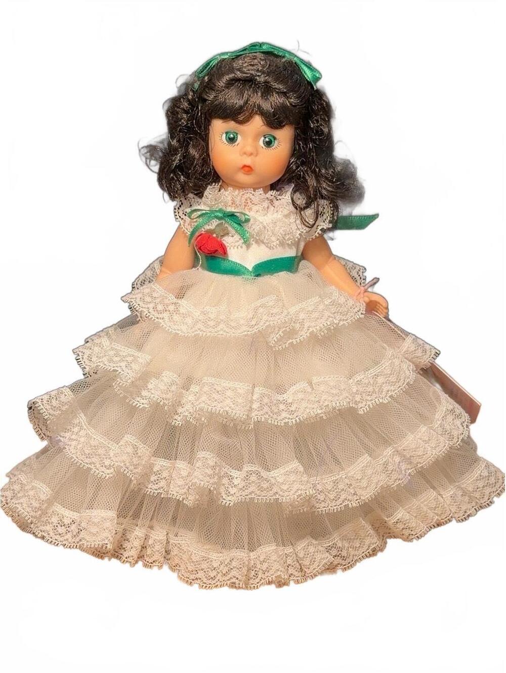 1991 Madame Alexander Scarlett #631 8” Doll White Lace Gown Tag Stand